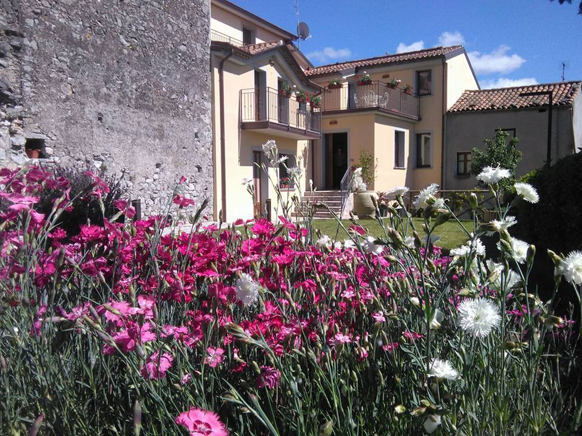 Aiuola del giardino Mamma Peppina