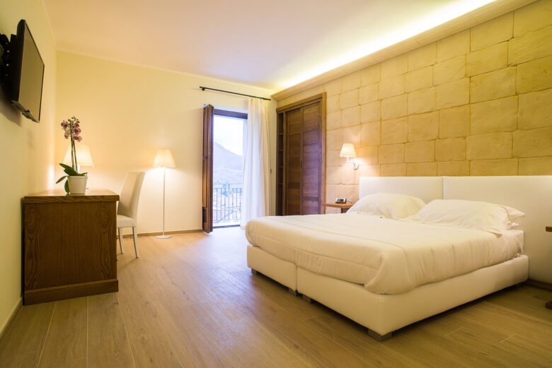 Camera 302 Passiflora Mamma Peppina