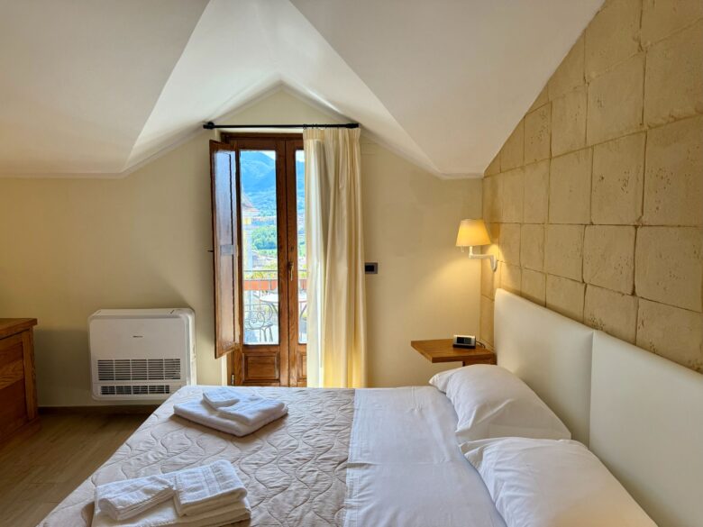 Camera 304 Sideritis Mamma Peppina