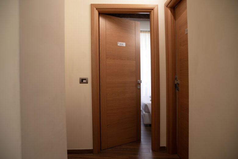 Corridoio e ingresso camera 202 Hotel Sant'Anna Rotonda - Foto Marilena Di Vito