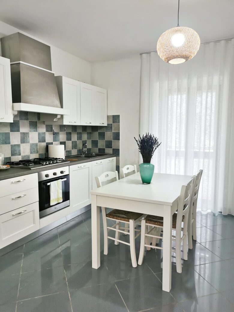 Cucina piano terra Casale Donna Mita