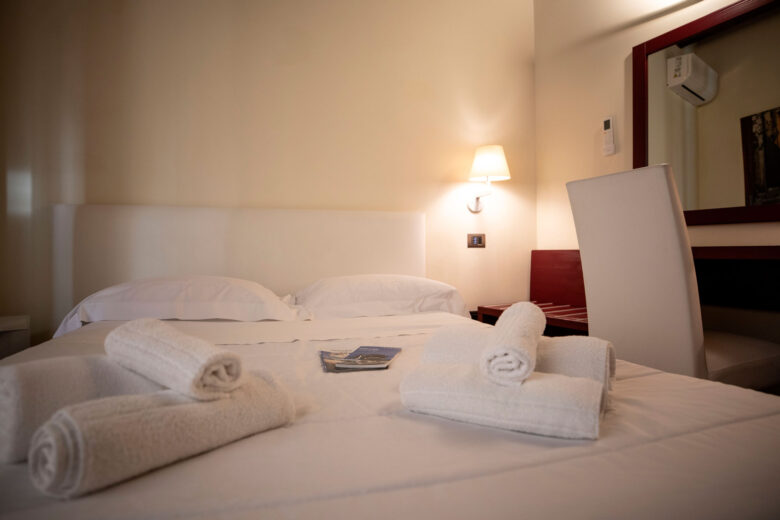 Camera 203, letto - Foto Marilena Di Vito