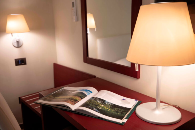 Dettagli camera 203, letto - Foto Marilena Di Vito