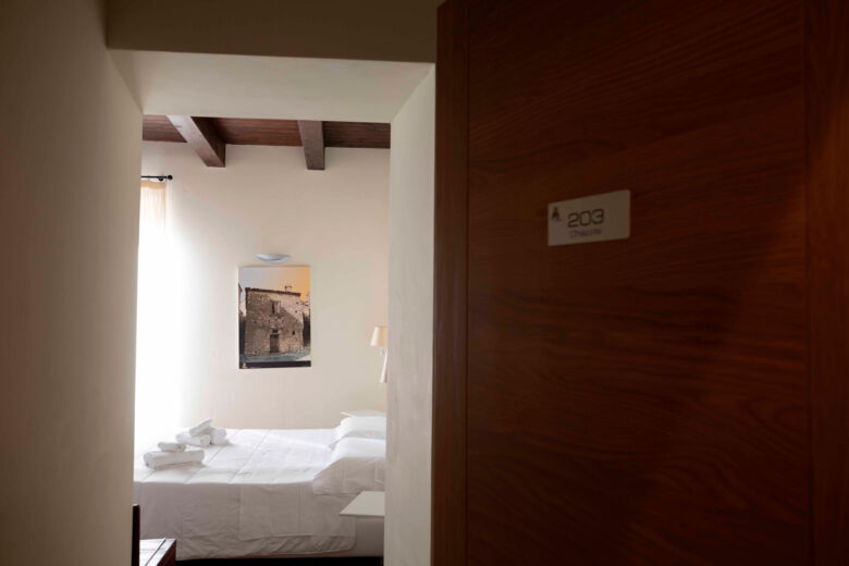 Ingresso camera 203, letto - Foto Marilena Di Vito