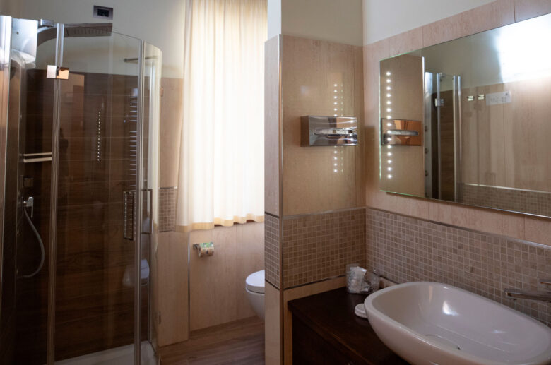 Bagno camera 204 Hotel Sant'Anna - Foto Marilena Di Vito