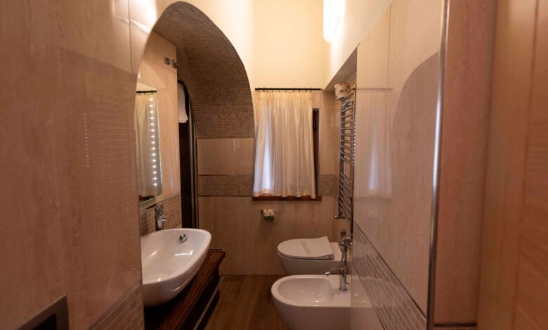 Bagno camera 205, letto - Foto Marilena Di Vito