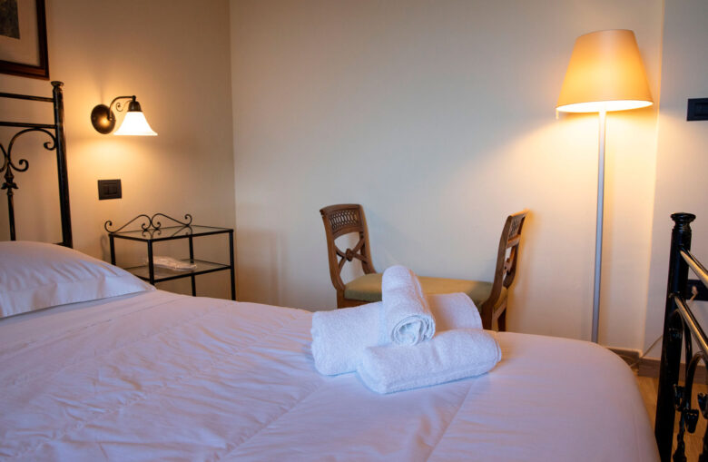 Particolare della camera matrimoniale Zia Dora