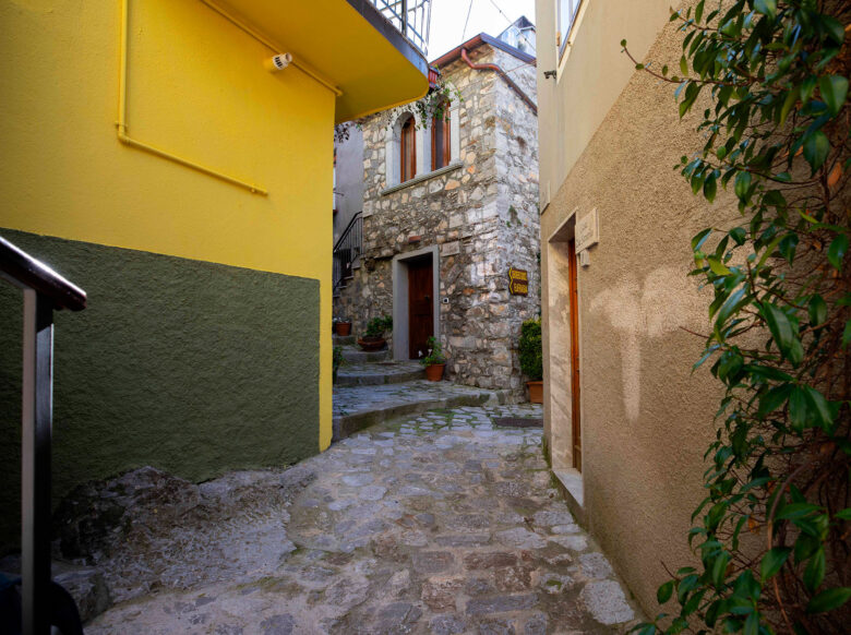 Vicolo del centro storico di Rotonda dove si trova la Dimora Zia Dora - Foto Marilena Di Vito